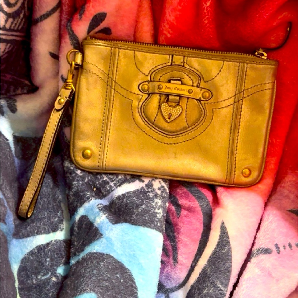 Y2K wristlet JUICY. Original! Beautiful wristlet. No stains. RARE. 🌈❤️